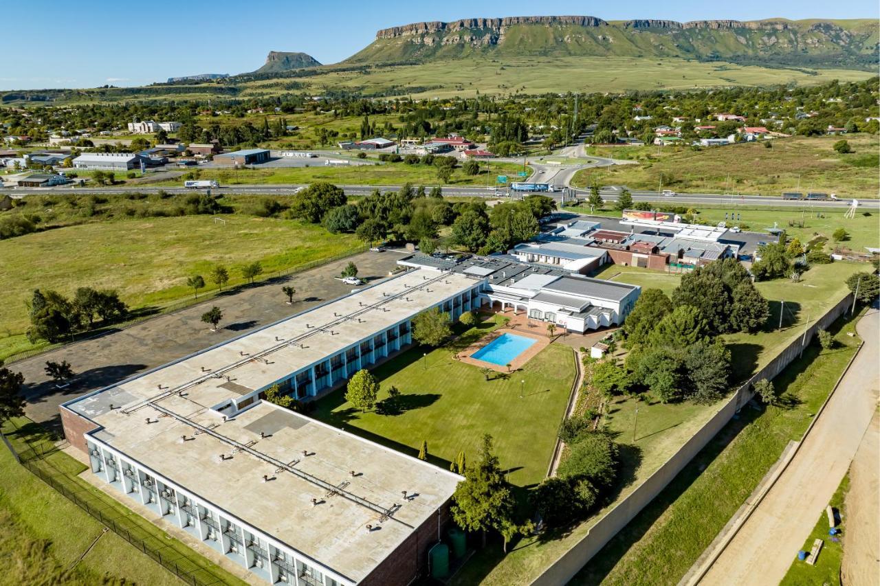 African Sky Harrismith Inn Екстериор снимка