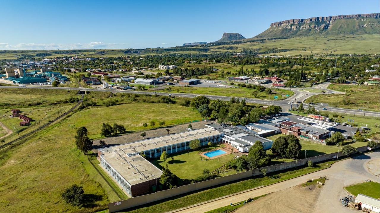 African Sky Harrismith Inn Екстериор снимка